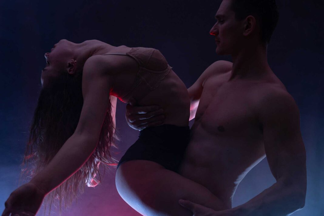 Çiftlerin Cinsel Hayatını Renklendirecek 50 Sex Pozisyonu sex pozisyonu